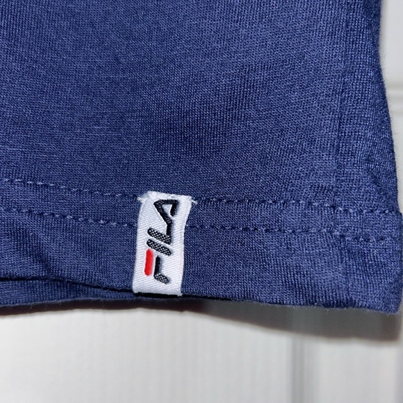 🦋Fila Tee 2/15$ - Picture 7 of 9